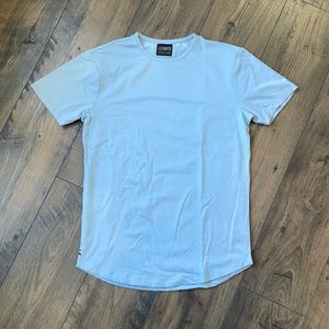 NWT Cuts crew curve hem t-shirt